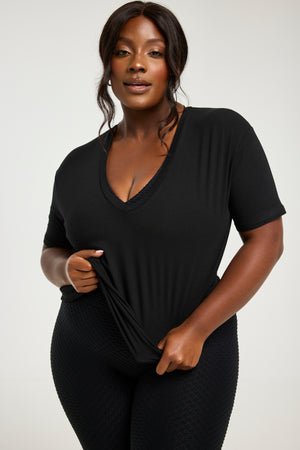 Essential V-Neck Tee Black